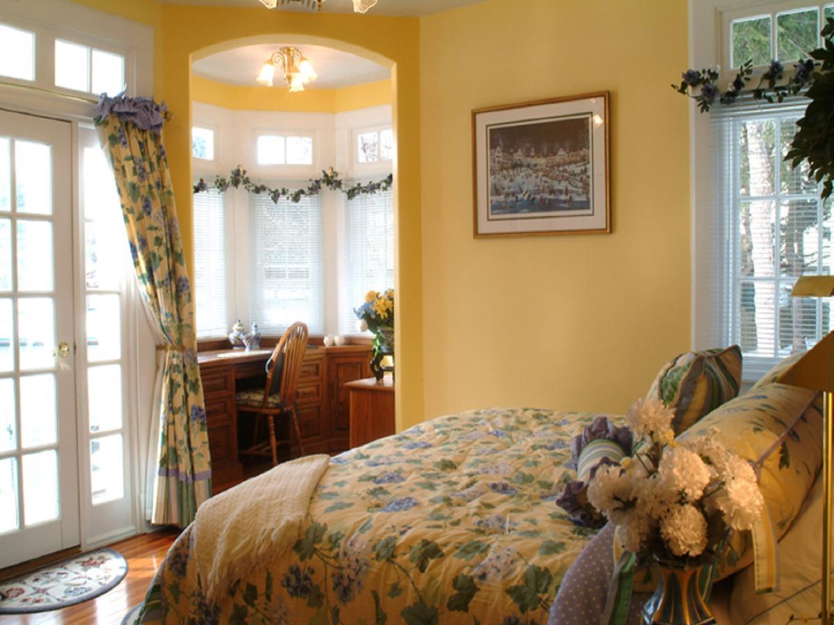 Lake George Boathouse Waterfront Lodging Bolton Landing Esterno foto