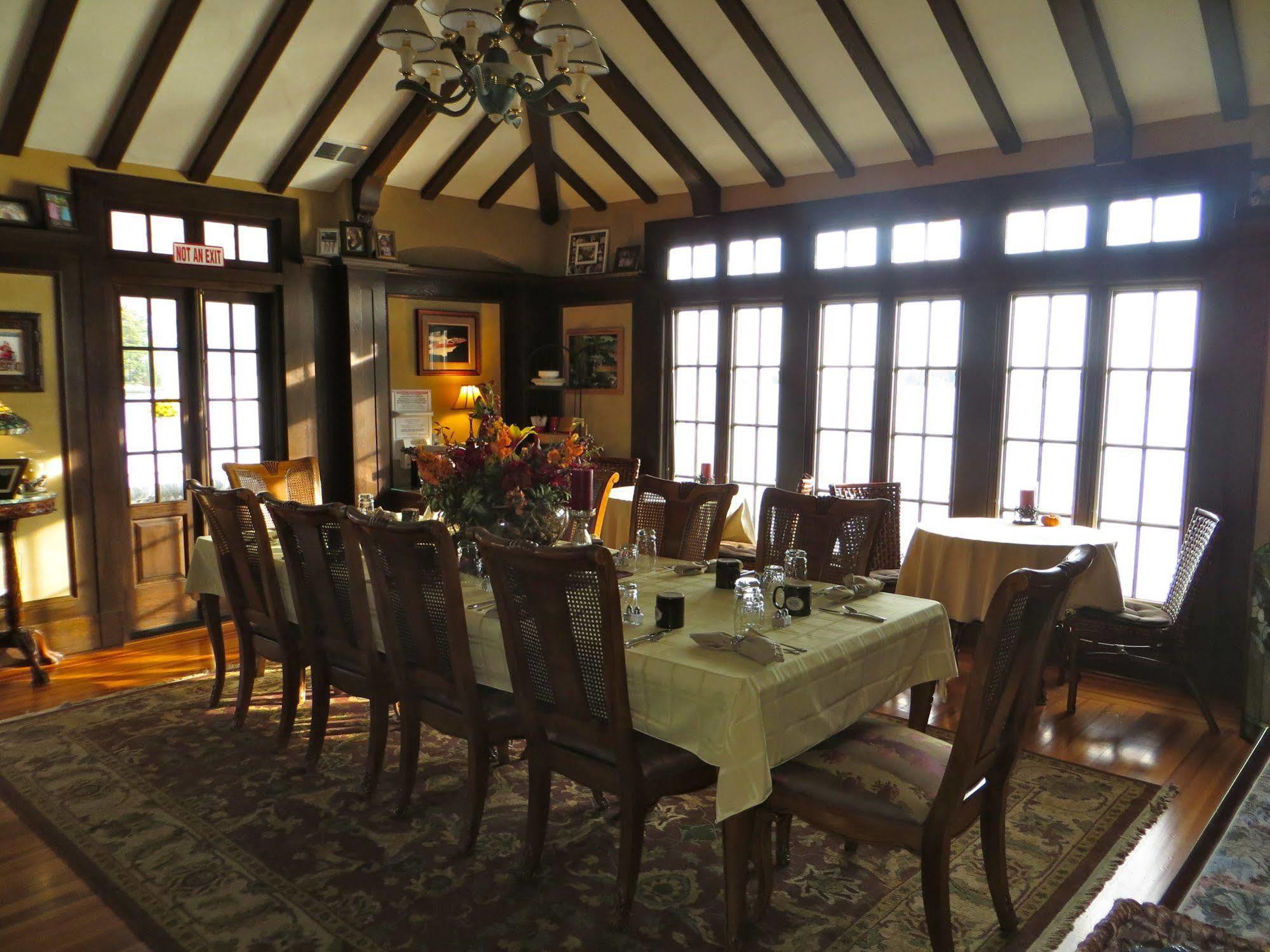 Lake George Boathouse Waterfront Lodging Bolton Landing Esterno foto