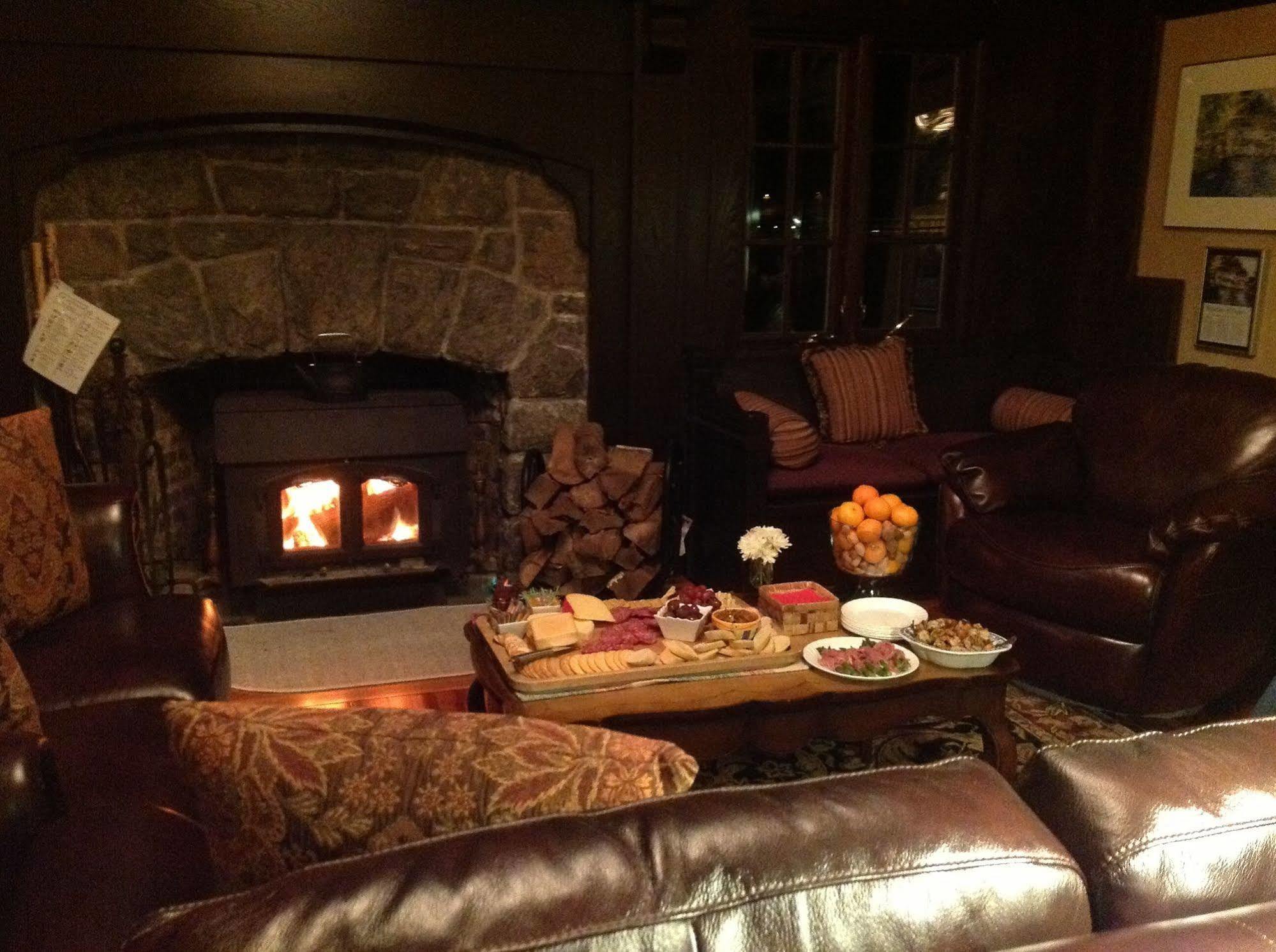 Lake George Boathouse Waterfront Lodging Bolton Landing Esterno foto
